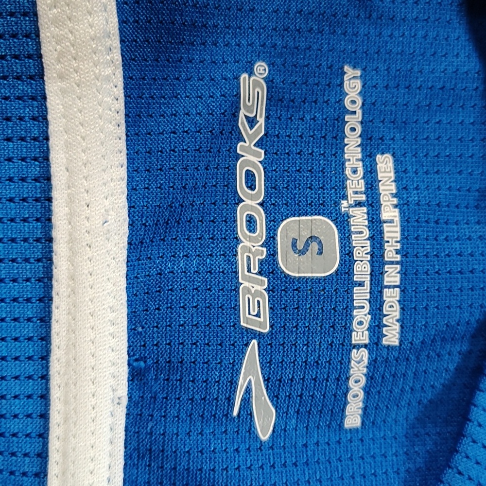 Brooks Running Equilibrium Technology Reflective … - image 8